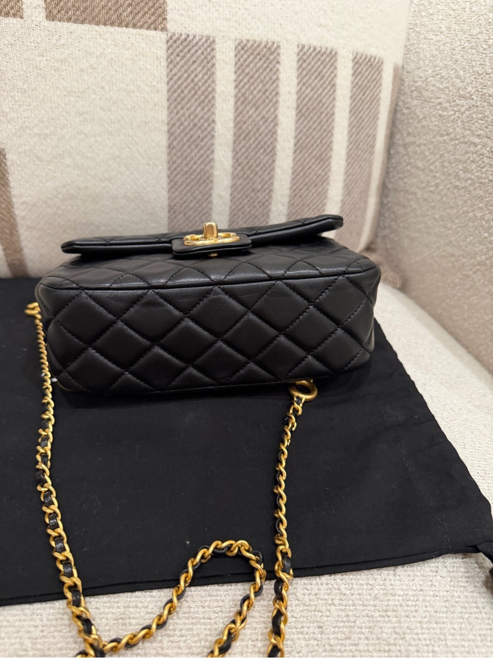 CHANEL 22K Coco Hearts Black Quilted Flap Crossbody with Gold Hardware - Picture 5 of 16
